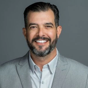 Adrian Peña ’03