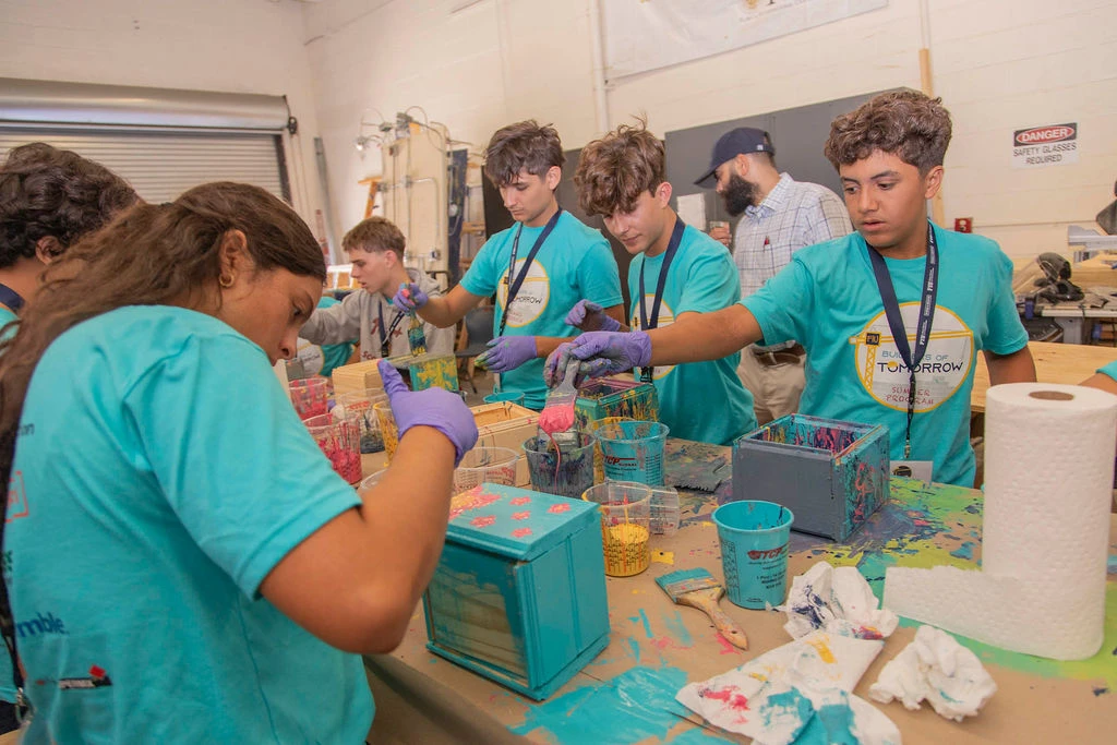 Younger FIU Builders of Tomorrow students in the lab