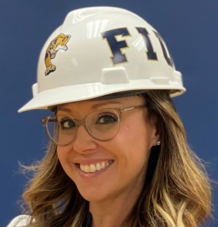 Darlene Fernandez headshot